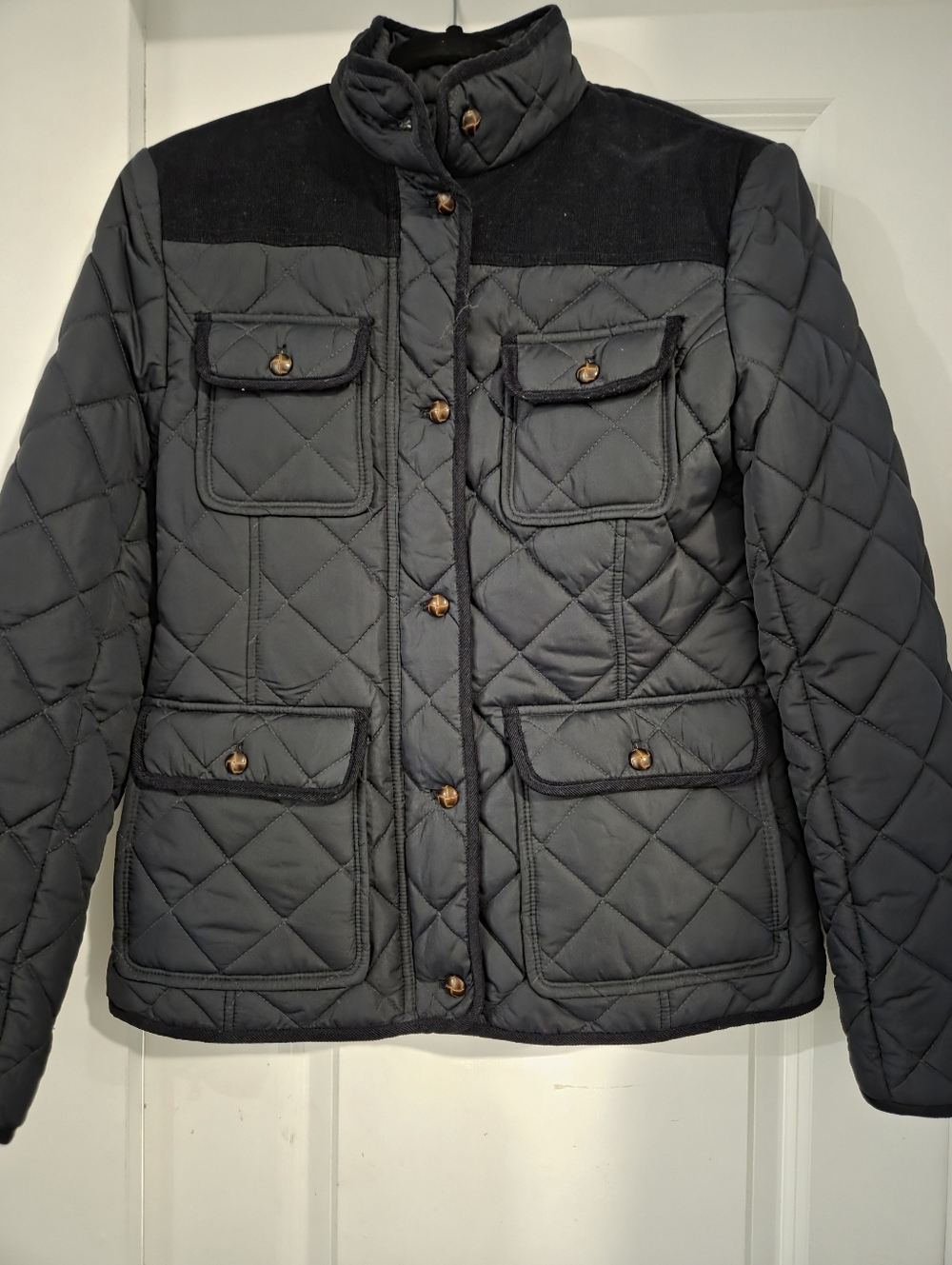 Tommy Hilfiger Quilted Black Puffer Jacket with Patch Pockets. Dark Navy. Medium